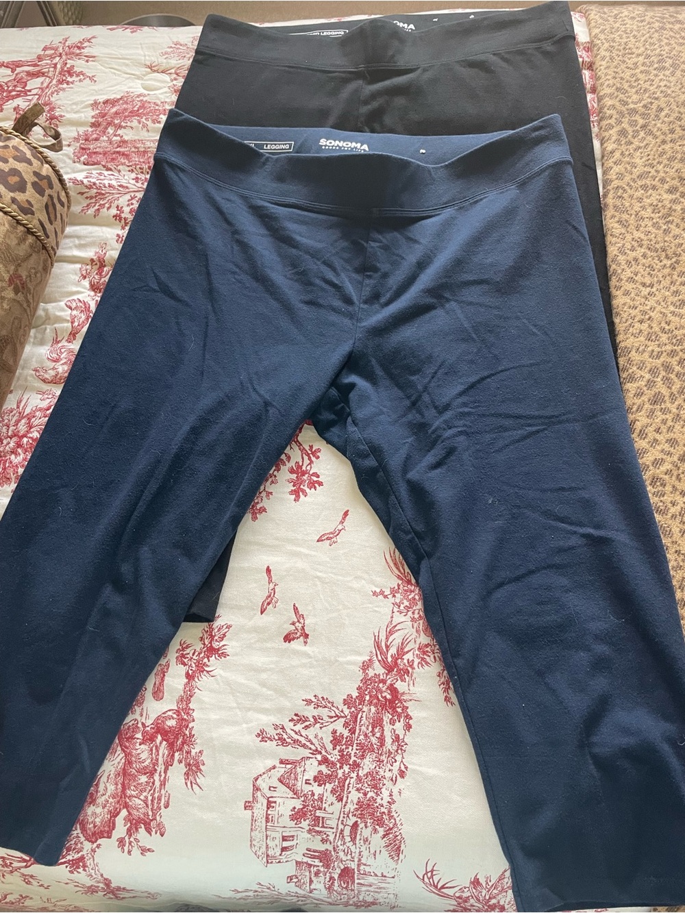 Sonoma cropped Navy and Black Pull-On Leggings Duo